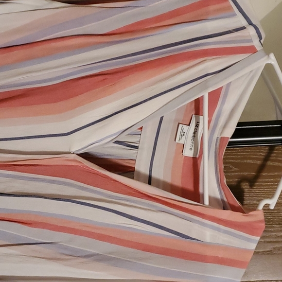 Sleevless blouse - Picture 3 of 3